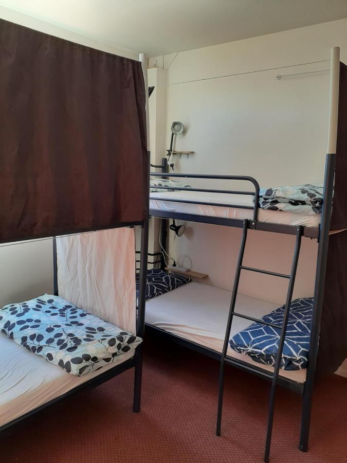Bouncing Lamb Backpackers Hostel Nelson Exterior photo