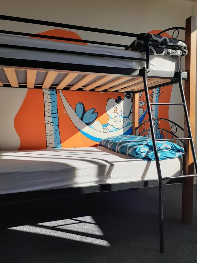 Bouncing Lamb Backpackers Hostel Nelson Exterior photo