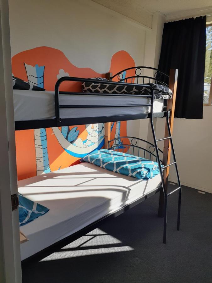 Bouncing Lamb Backpackers Hostel Nelson Exterior photo